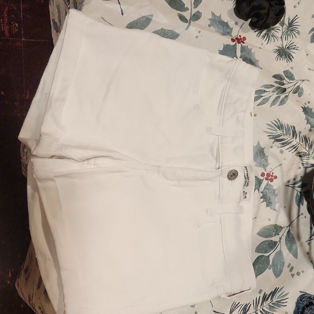 Abercrombie Kids Cream Shorts